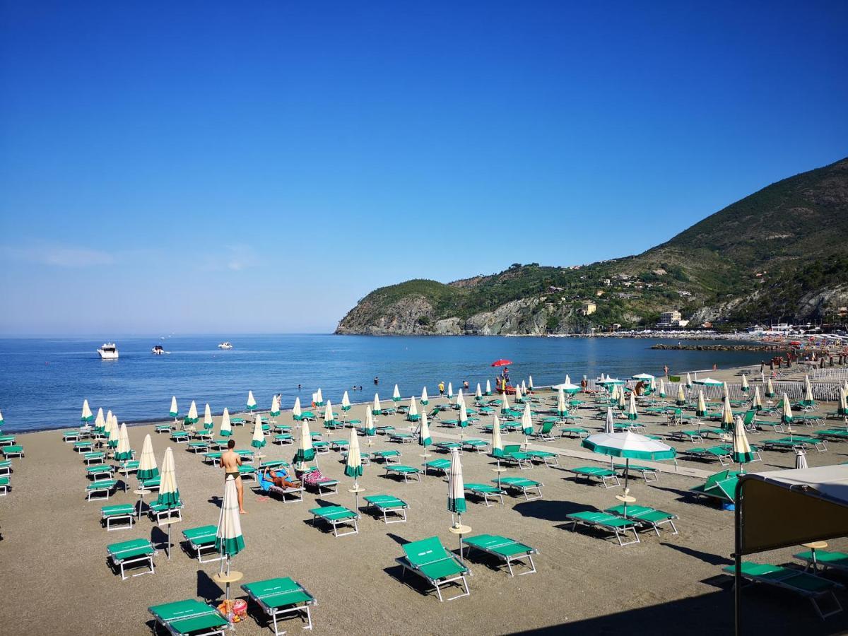 Elegant And Sea View Excelsior Apartment Levanto Luaran gambar