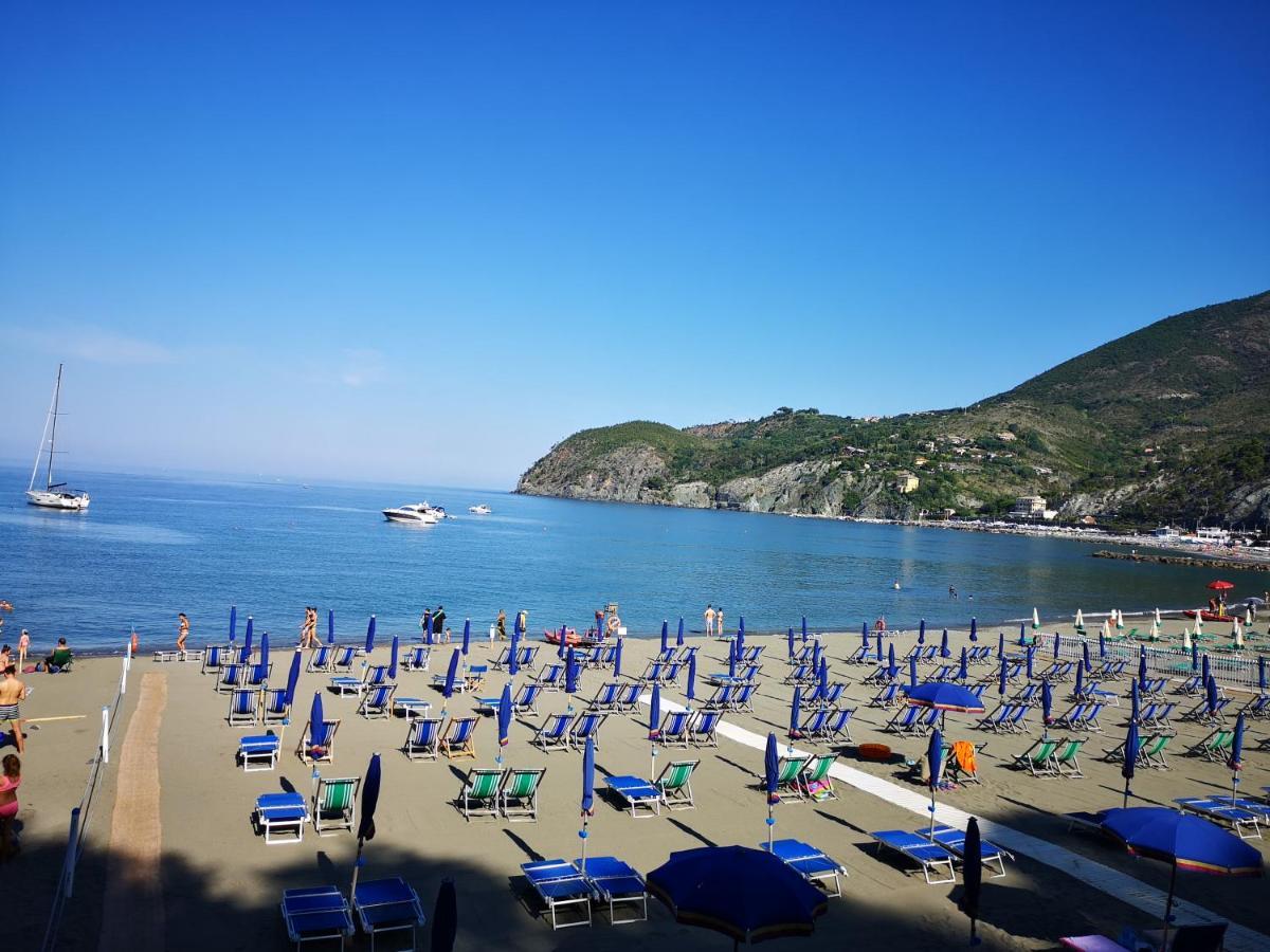 Elegant And Sea View Excelsior Apartment Levanto Luaran gambar
