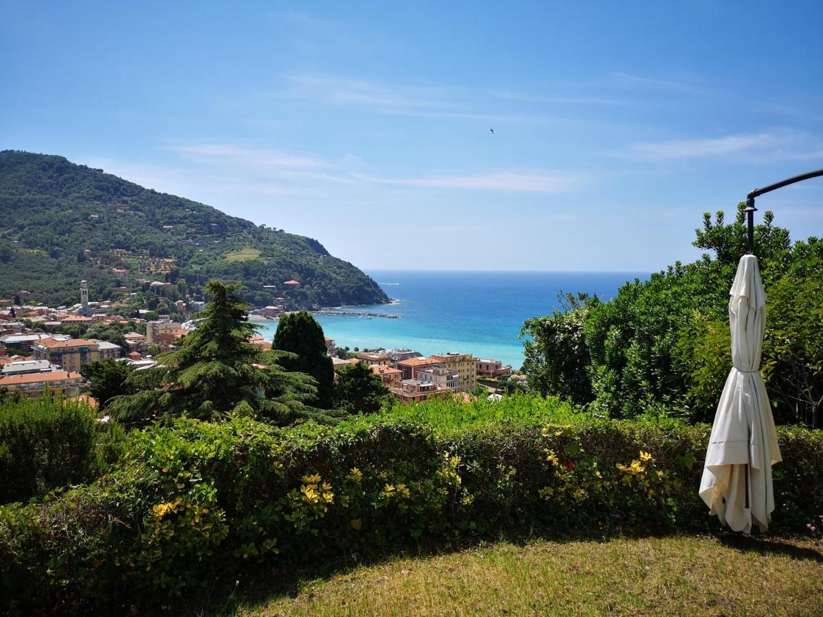 Elegant And Sea View Excelsior Apartment Levanto Luaran gambar