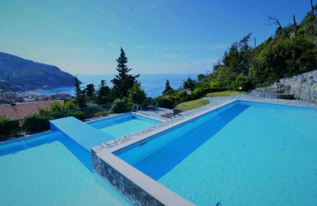Elegant And Sea View Excelsior Apartment Levanto Luaran gambar