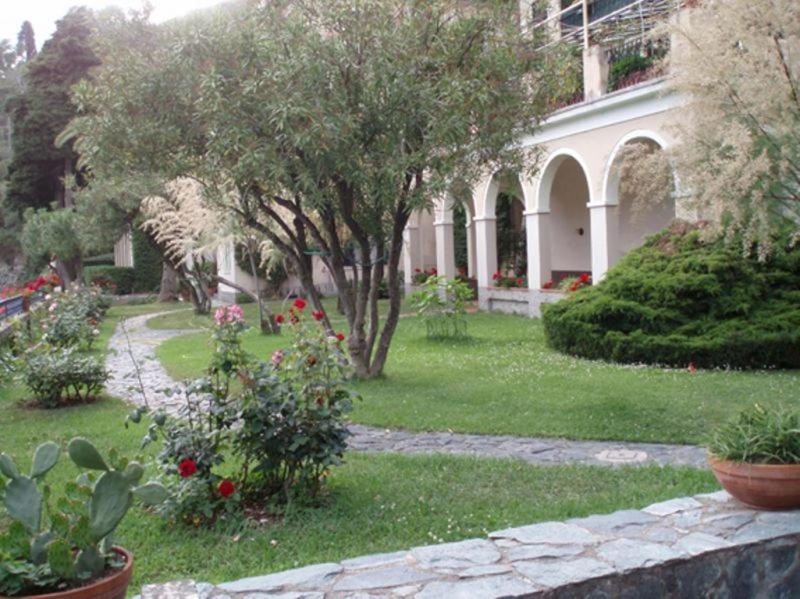 Elegant And Sea View Excelsior Apartment Levanto Luaran gambar