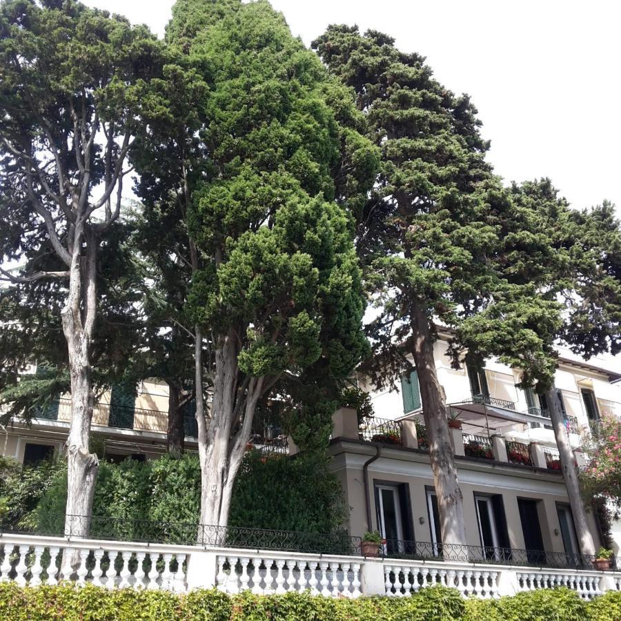 Elegant And Sea View Excelsior Apartment Levanto Luaran gambar