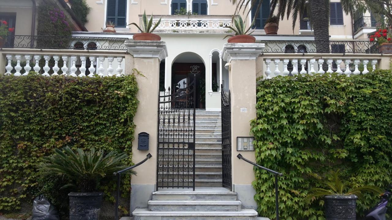 Elegant And Sea View Excelsior Apartment Levanto Luaran gambar